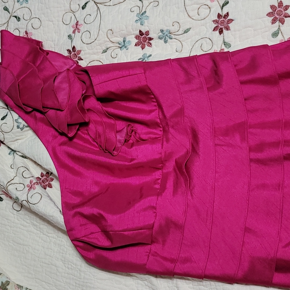 Dress - Picture 2 of 2